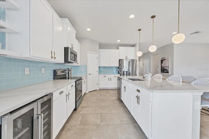 Beautiful Glass Tile Backsplash