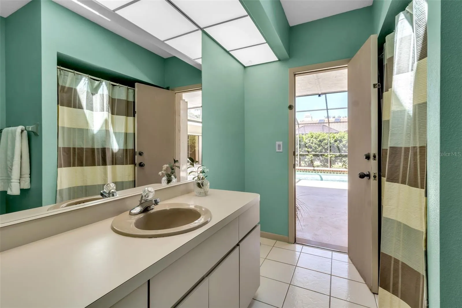 Guest/Pool Bathroom