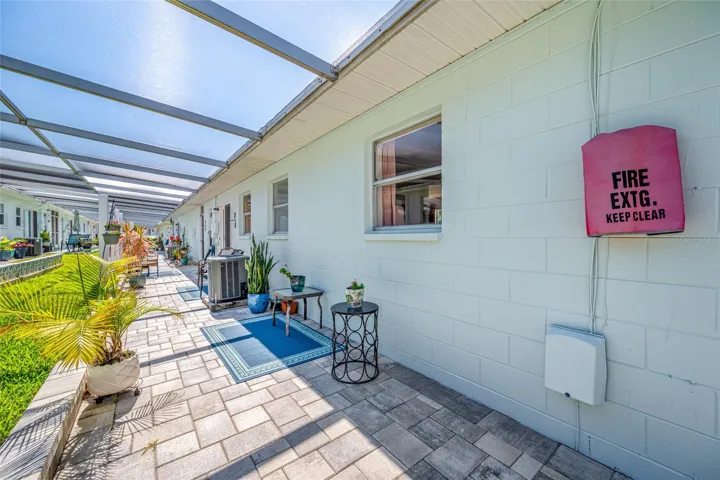 Fully screened lanai with pavers