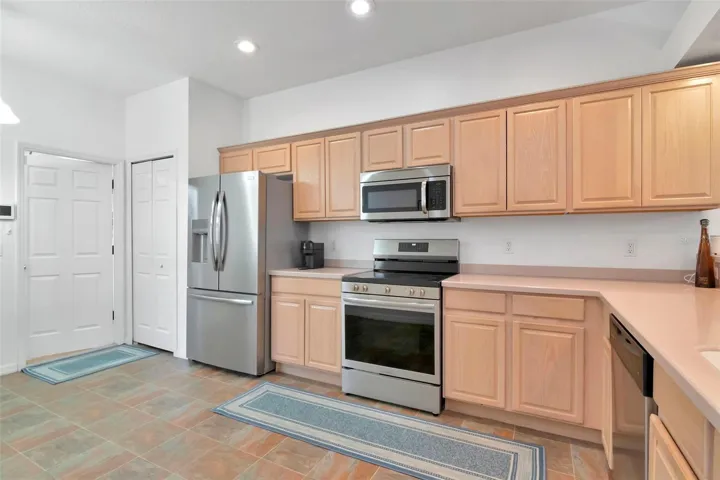 Well-designed kitchen with plenty cabinetry
