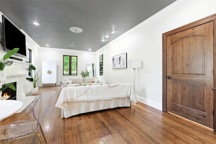 Formal Living Room/Den