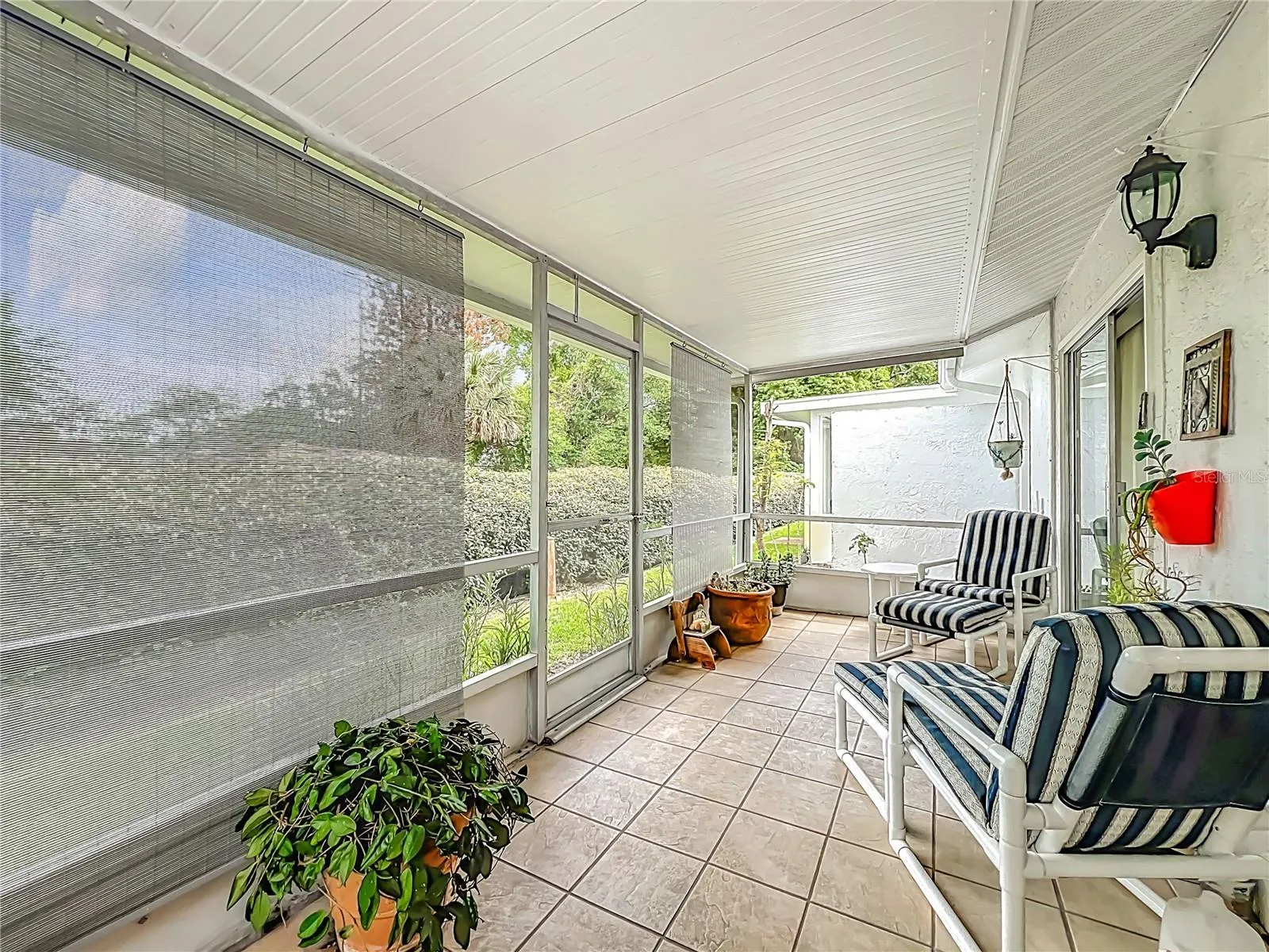 Large lanai to enjoy the beautiful Floriday mornings