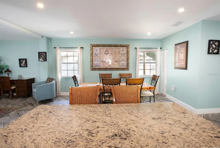 Kitchen Island/Dining Room