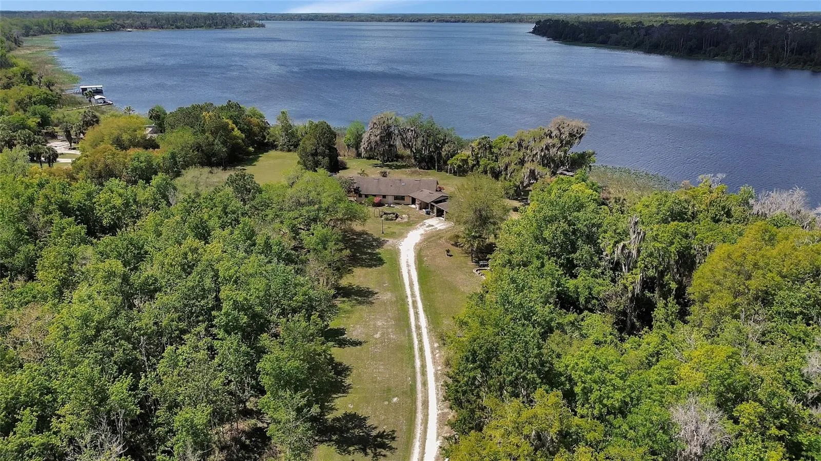 800 Acre Lake