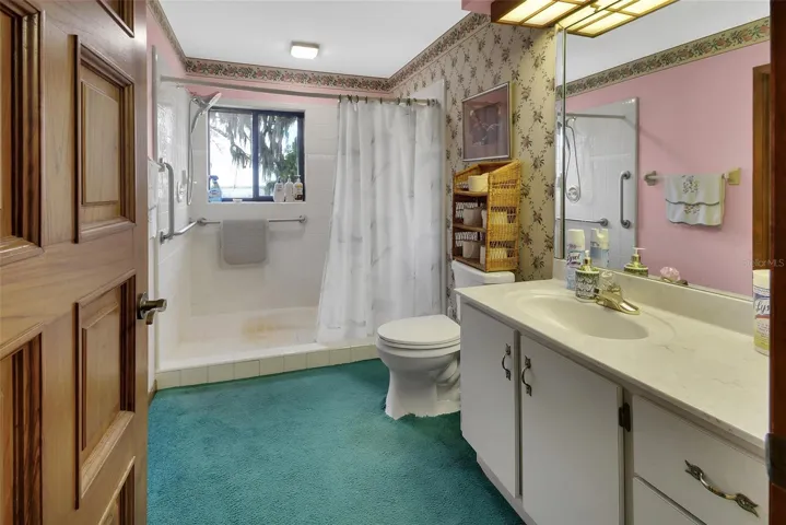 2nd Bathroom / Large Shower