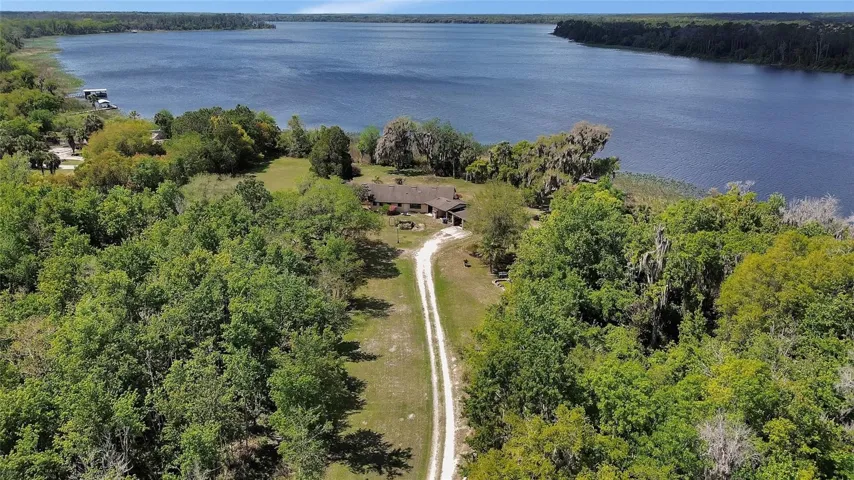 800 Acre Lake