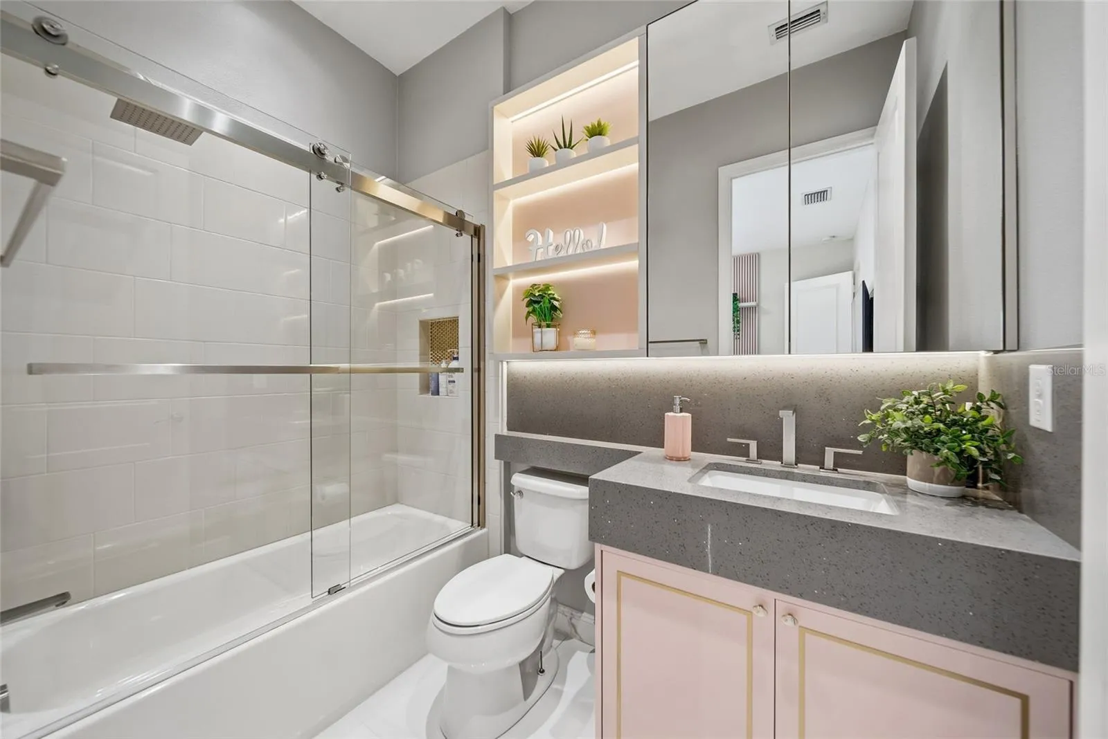 2nd Bedroom - Ensuite