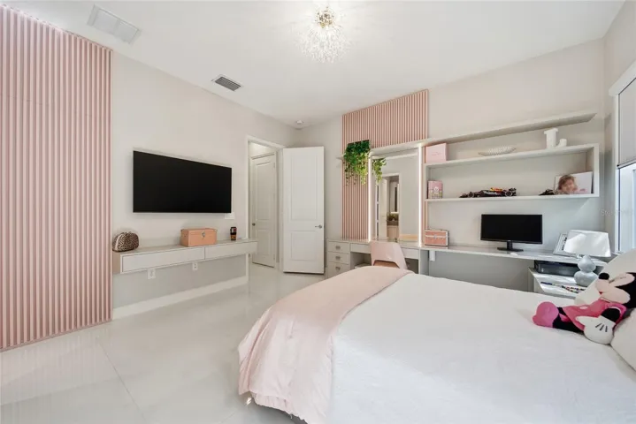 2nd Bedroom - Ensuite