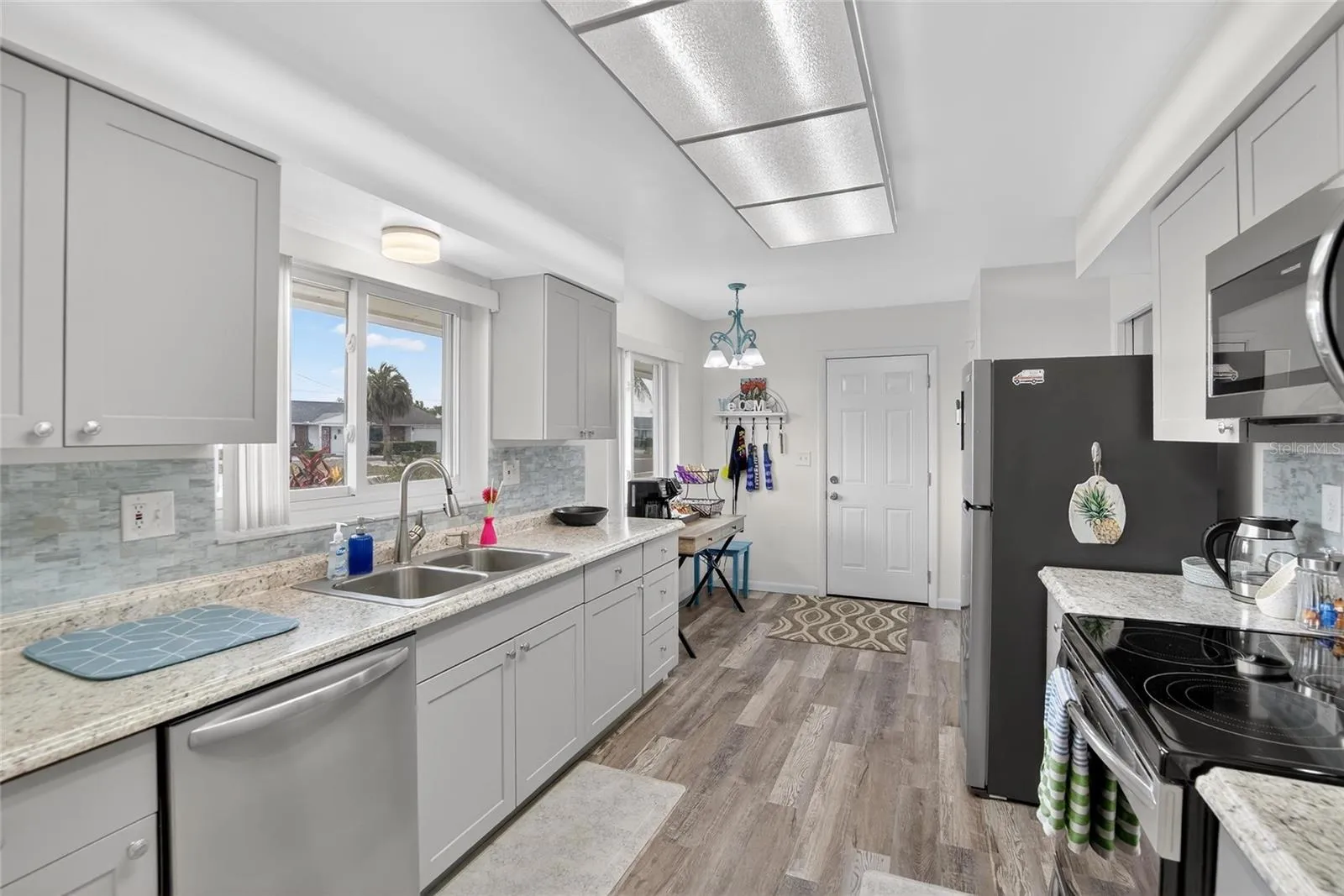 BRAND NEW KITCHEN