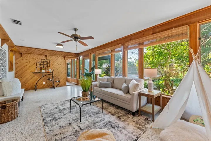 Enclosed / AC Florida Room