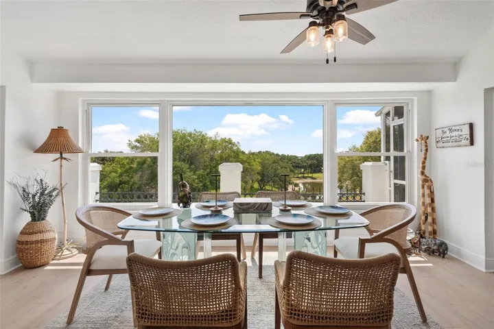 Additional dining area/ sun room with fabulous views to entertain...