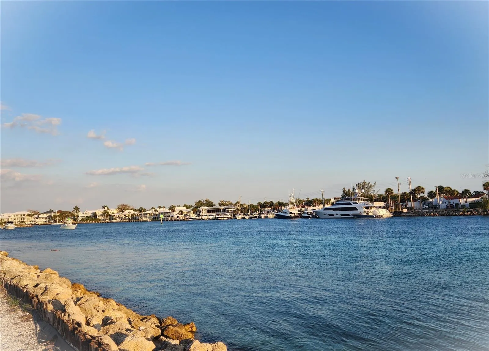 Easy and convenient access to the Crows Nest Restaurant docks