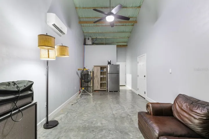 In-law suite or man cave part of workshop/barn