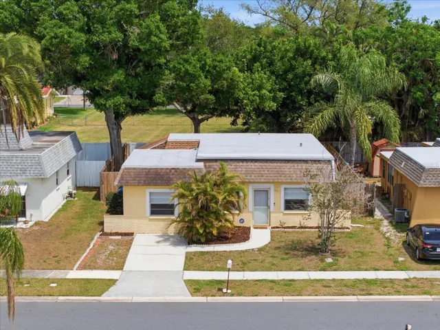 Cute Bungalow in Ideal Location