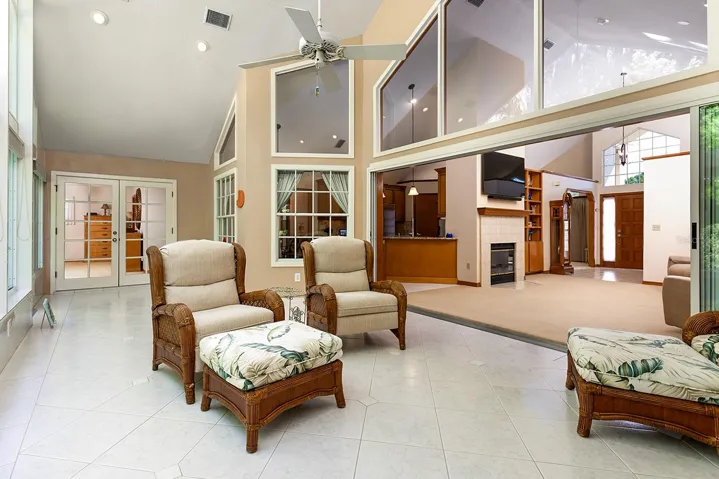 Air Conditioned Florida Room!