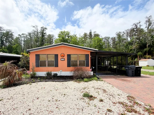 2 bedroom/2 bath home with open floor plan