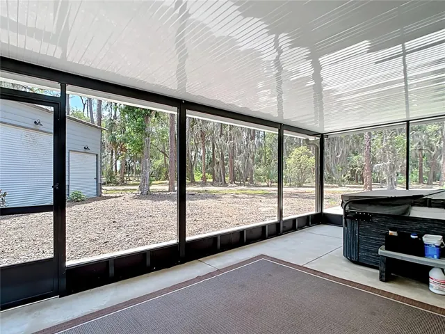 Covered screened patio