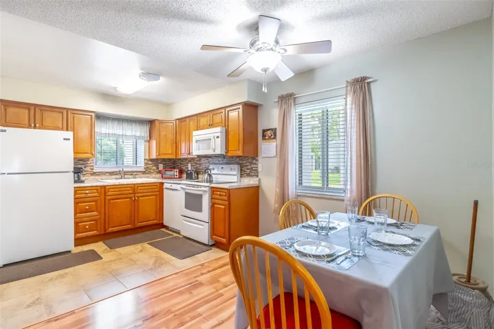 Darling Kitchen with Eat-In Area