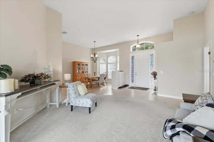 Foyer sitting area