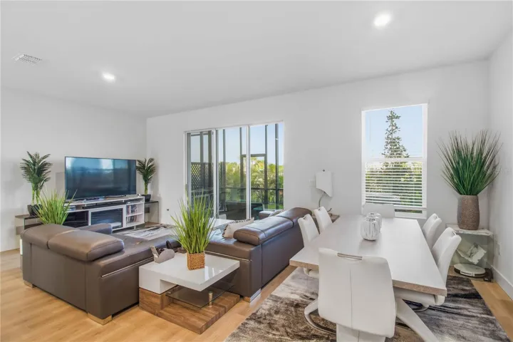 Living Room/ Dining Area