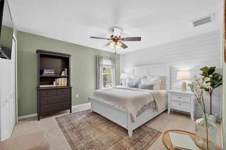 Upstairs guest room 1