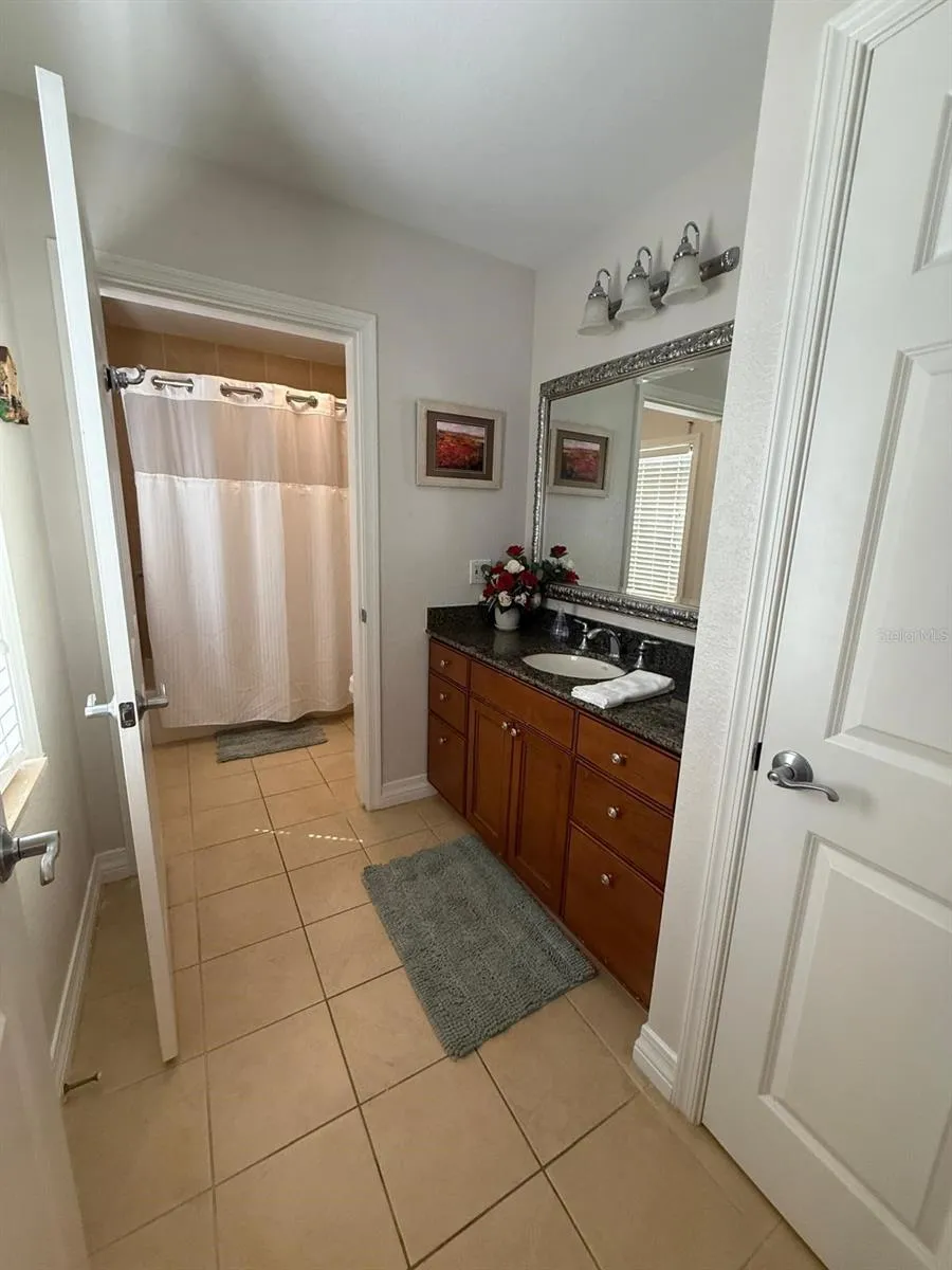 3rd onsuite Bath