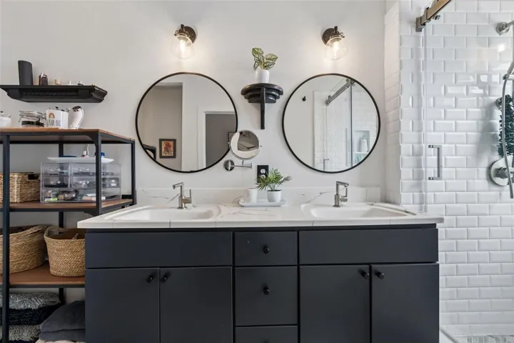 Primary Bathroom (Third Floor)