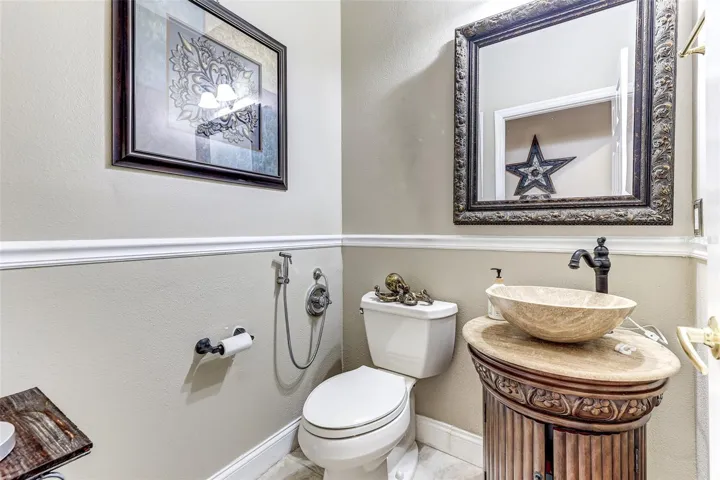 1/2 Bath