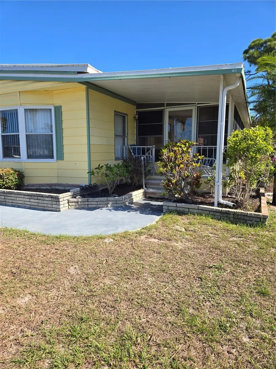 Lanai entrance and porch