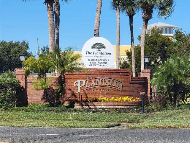Plantation Entrance