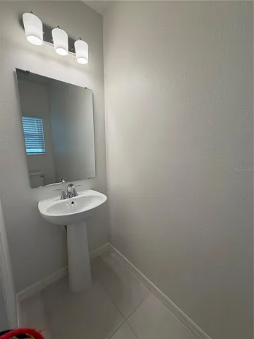 Guest Powder Room/Half bath/ First floor