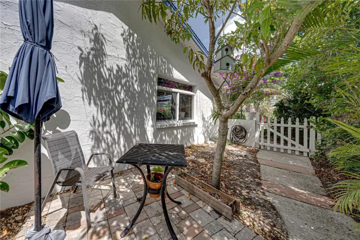 PEACEFUL garden spaces for relaxing and enjoying the beautiful Florida wildlife!