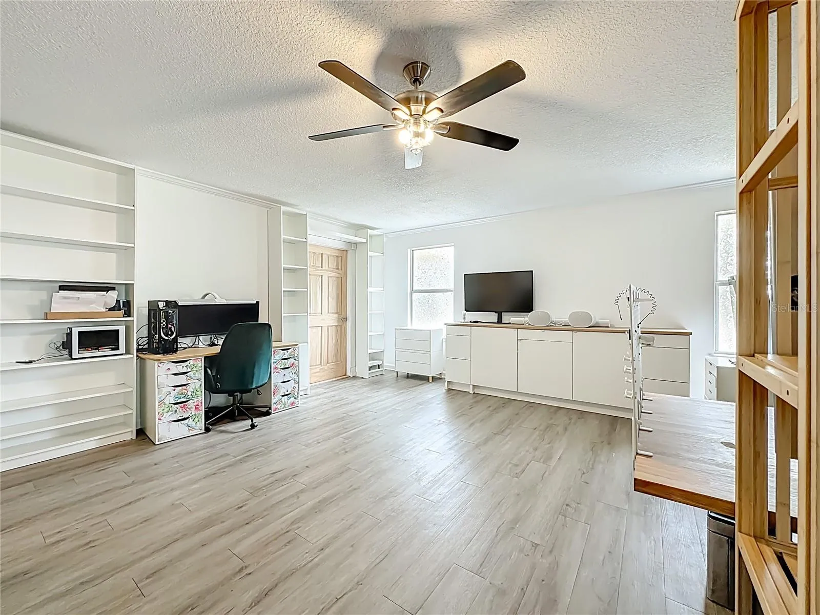 Media Room / possible 5th bedroom