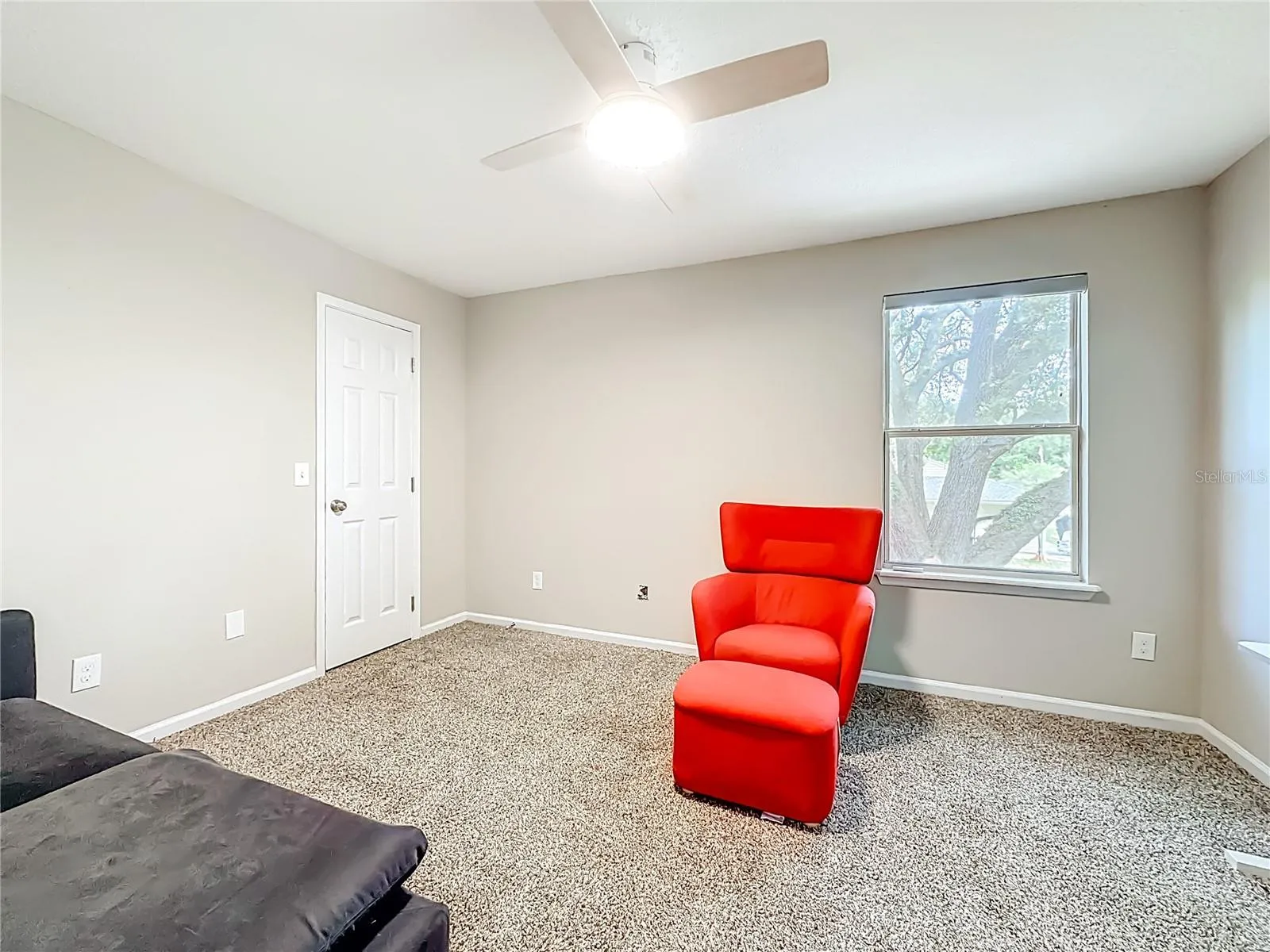 2nd bedroom upstairs