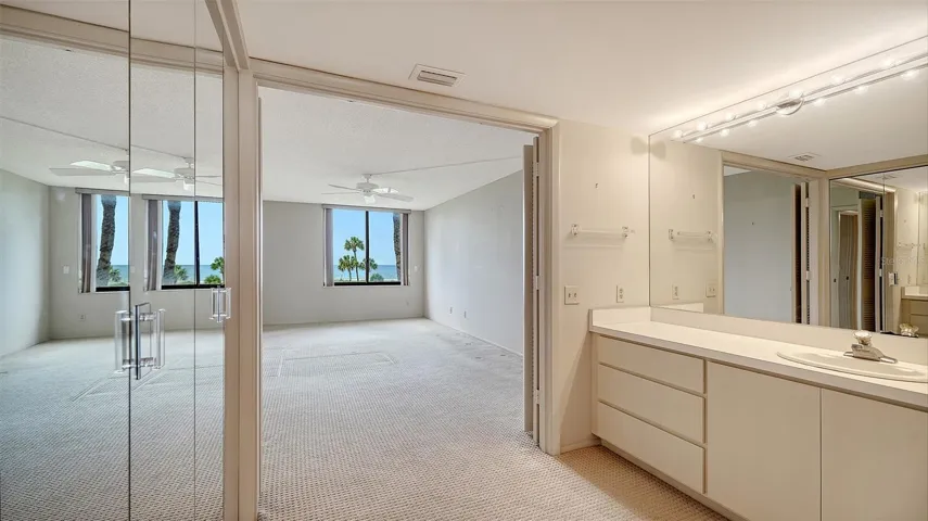 Primary bedroom dressing area