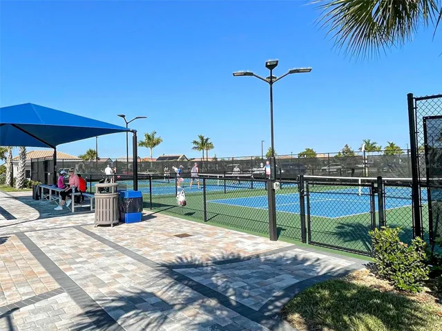 lighted pickleball courts