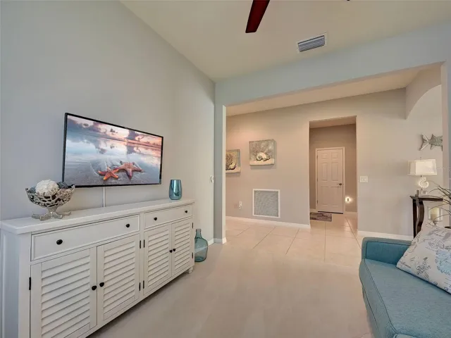 Bonus room with view of hallway.