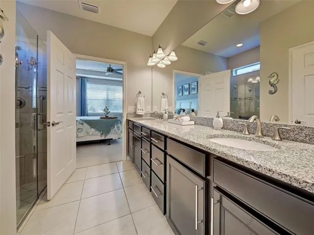 Long, double sink in primary bathroom