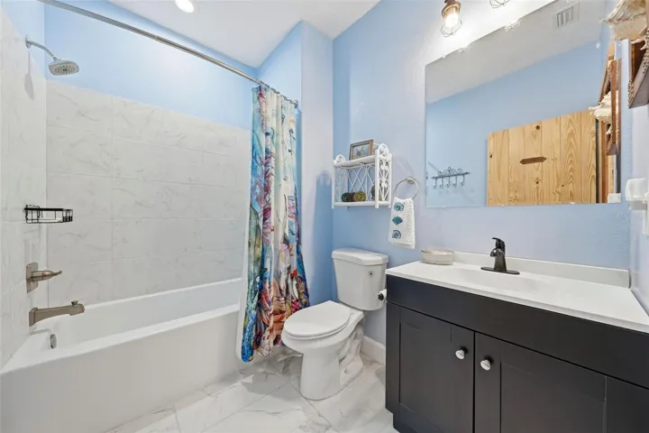 Full guest bath