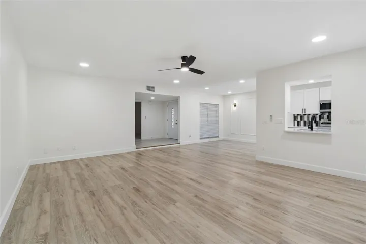 Spacious Lving room