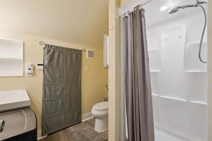 Guest House Bathroom