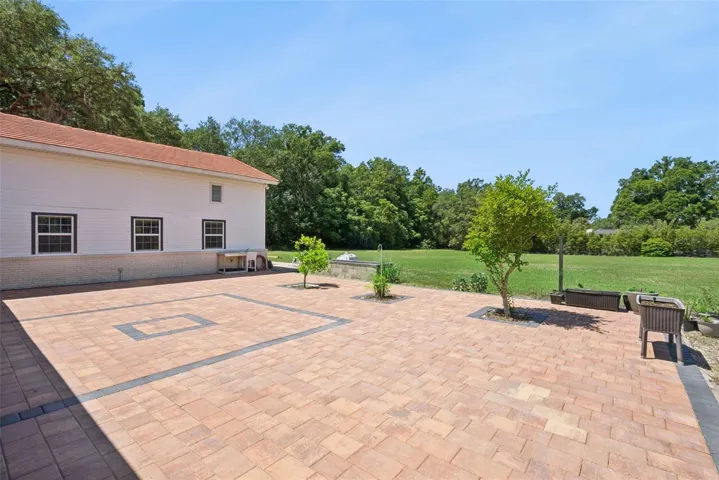 Outdoor Entertainment Patio