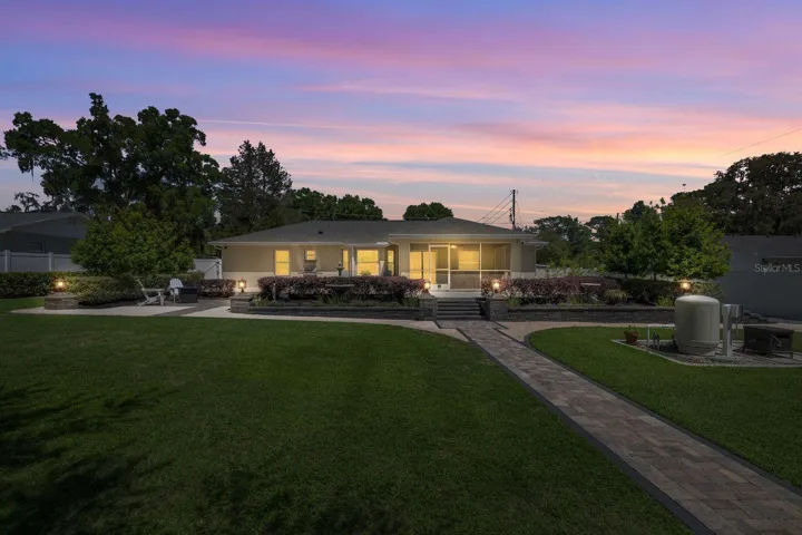 Backyard Paradise in the Eving