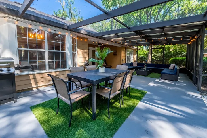 Screened in dining space