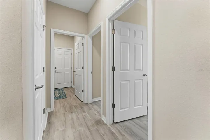 Hallway/Interior Corridor