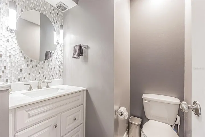 1/2 Bath