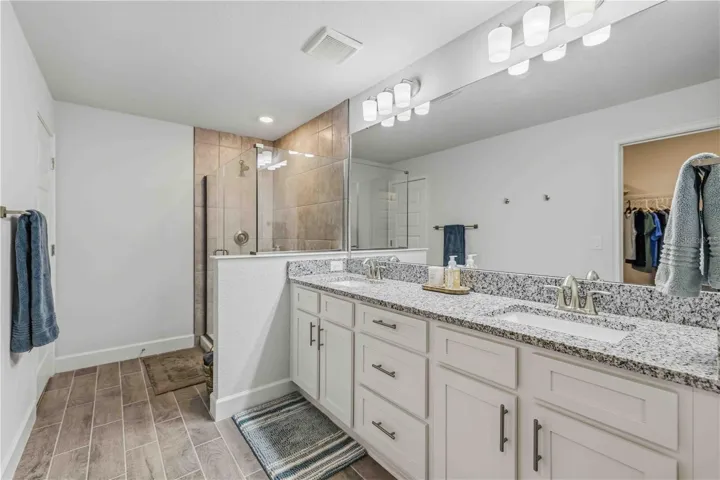 En-suite Bath