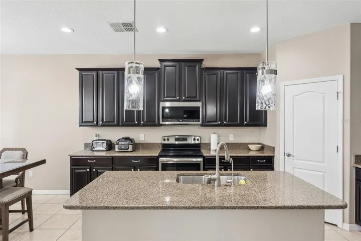 Kitchen (2)