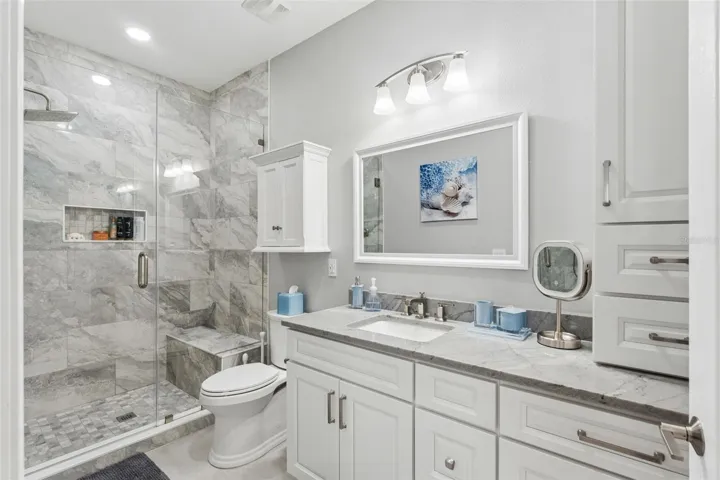 Bathroom 3 (1)