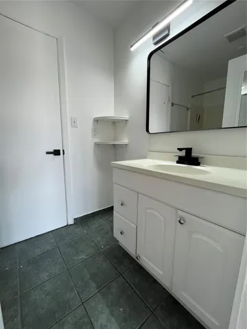 Upstairs Full Bath